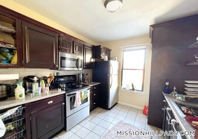 1578 Tremont St in Boston, MA - Building Photo - Building Photo