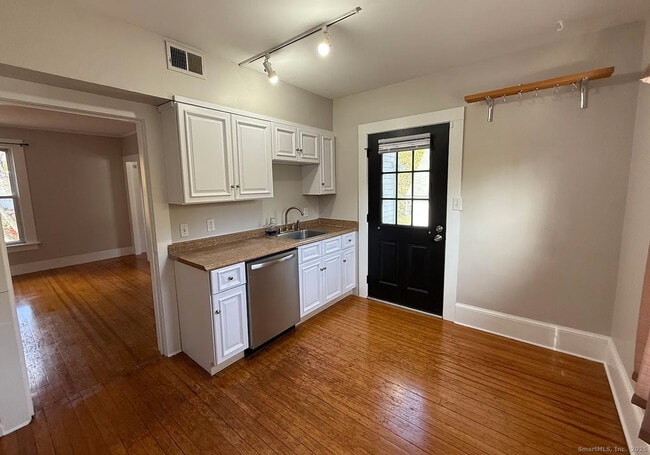 1752 Farmington Ave in Farmington, CT - Building Photo - Building Photo