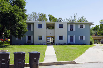 100 Senisa Dr in San Antonio, TX - Building Photo - Building Photo