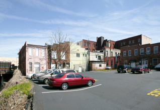 100-108 W Whitner St in Anderson, SC - Building Photo - Building Photo