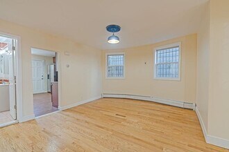 337 Summit Ave in Jersey City, NJ - Foto de edificio - Building Photo