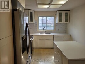 3 Sheldonbury Crescent in Toronto, ON - Building Photo - Building Photo