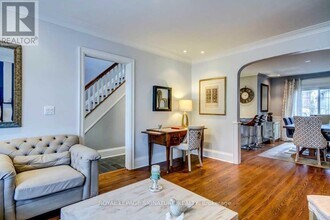 93 Southvale Dr in Toronto, ON - Building Photo - Building Photo