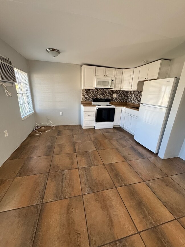 2228 2nd Ave E in Bradenton, FL - Building Photo - Building Photo