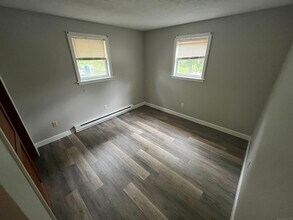 320 Emmett St in Bristol, CT - Building Photo - Building Photo