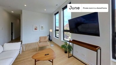 Private bedroom in 4 bed/3 bath Home in Chicago, IL - Building Photo - Building Photo