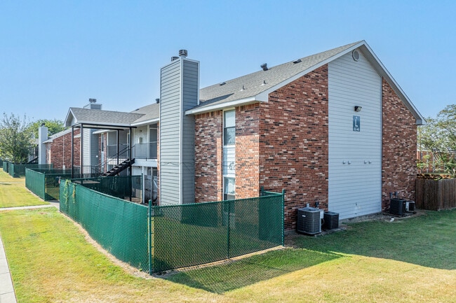 Emory on Grand in Waxahachie, TX - Foto de edificio - Building Photo