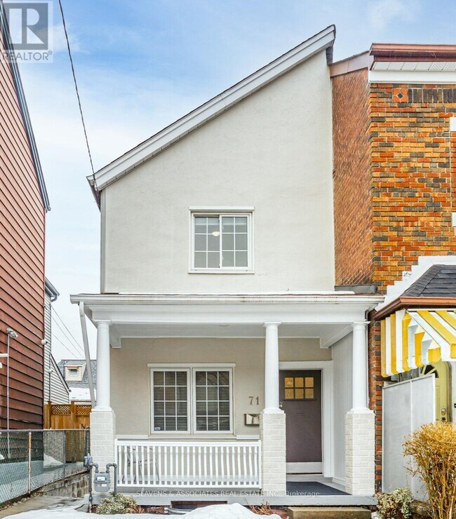 71 Montrose Ave in Toronto, ON - Building Photo - Building Photo