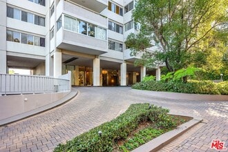 865 Comstock Ave in Los Angeles, CA - Building Photo - Building Photo