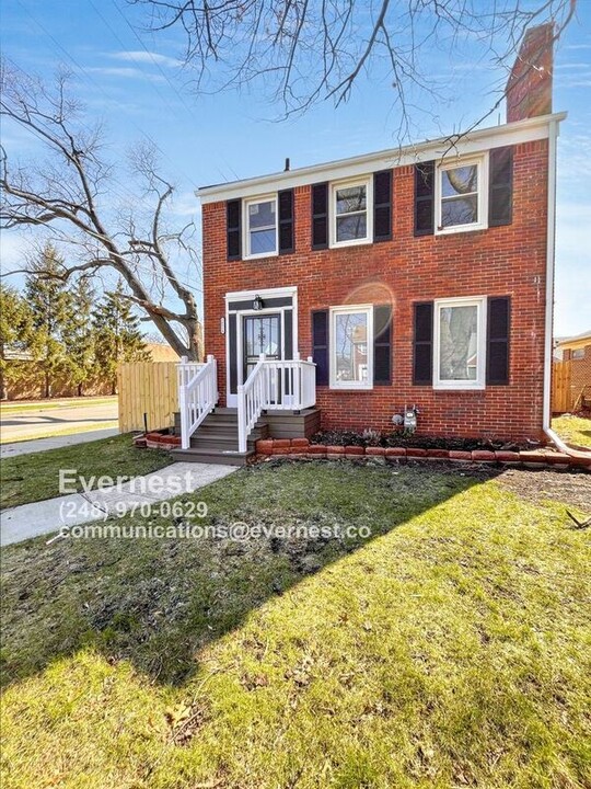 18514 Manor in Detroit, MI - Building Photo