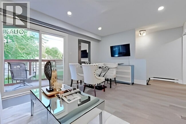 property at 2 White Abbey Pk