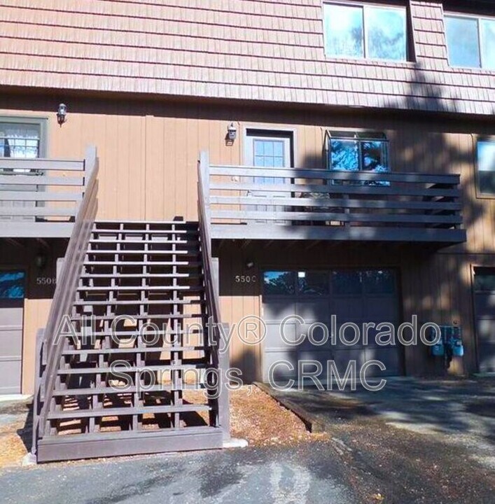 550 Manor Ct in Woodland Park, CO - Foto de edificio