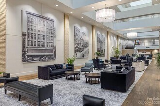 127 N Tryon St, Unit 408 in Charlotte, NC - Building Photo - Building Photo