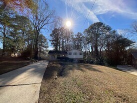 2501 Celina Ct in Morrow, GA - Building Photo