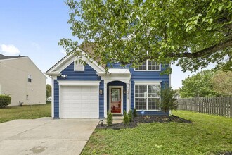2408 Deberry Ct in Charlotte, NC - Foto de edificio - Building Photo