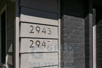 2943-2947 NE Everett St-Unit -2943 in Portland, OR - Building Photo - Building Photo