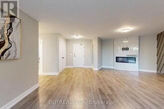 7905-7905 Bayview Ave in Markham, ON - Building Photo - Building Photo