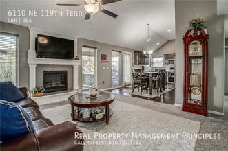 6110 NE 119th Terrace in Kansas City, MO - Building Photo - Building Photo