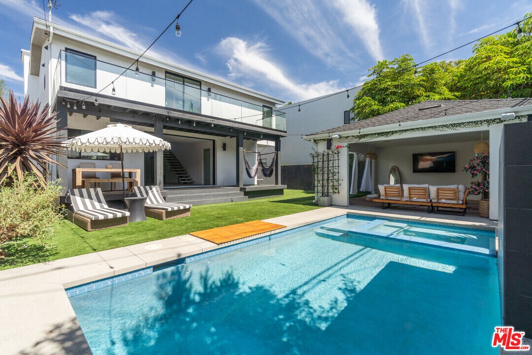3207 Thatcher Ave in Los Angeles, CA - Building Photo