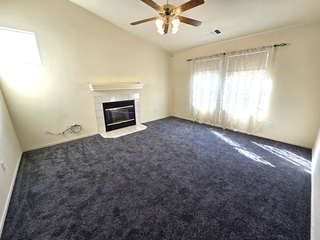 2540 W Porter Creek Ave in Porterville, CA - Building Photo - Building Photo