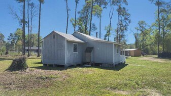 18397 Deer Glen W Dr in Conroe, TX - Building Photo