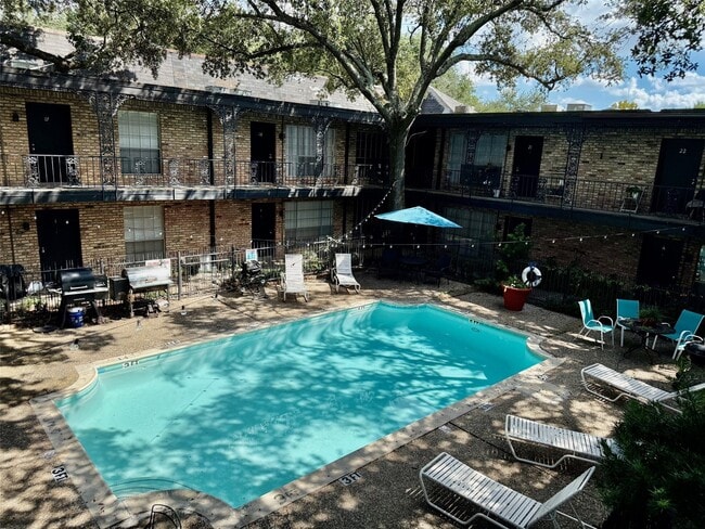 property at 525 Heights Blvd