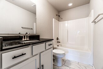 6609 SW Warrington Rd in Bentonville, AR - Building Photo - Building Photo