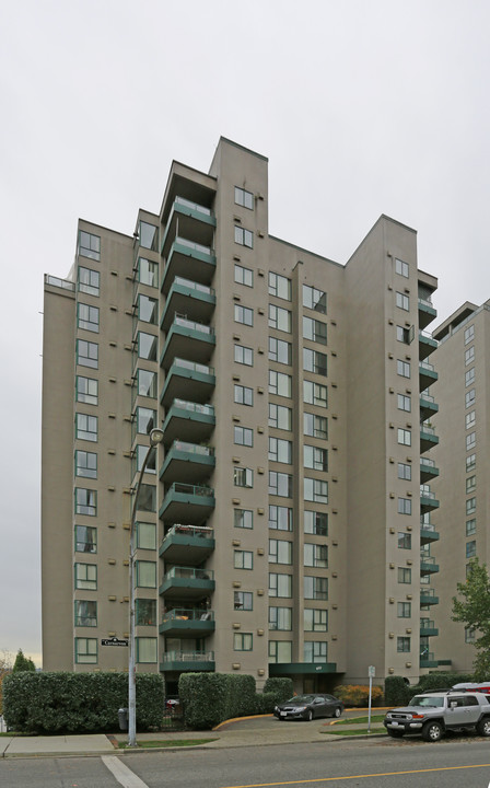 Carnarvon Place in New Westminster, BC - Building Photo