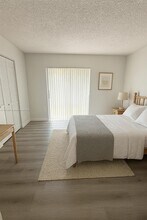 2170 W 60th St in Hialeah, FL - Building Photo - Building Photo