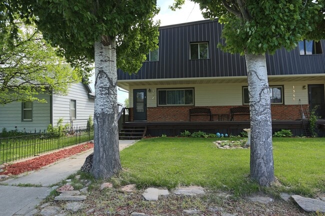 property at 1945 Demple St