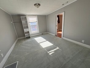 618 E Locust St in Davenport, IA - Building Photo - Building Photo