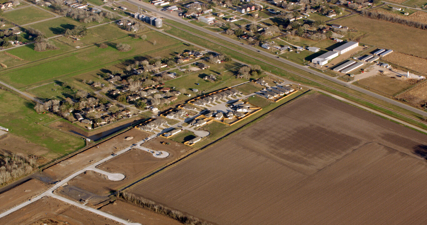 Tejas Village in Beasley, TX - Building Photo