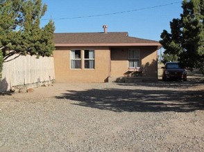 9 Wagon Wheel Ln in Santa Fe, NM - Building Photo - Building Photo