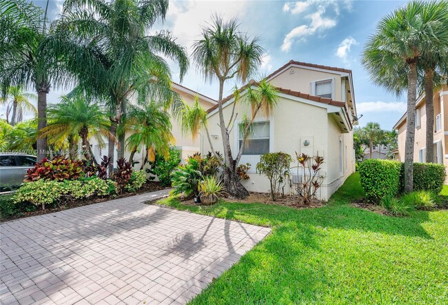 1571 Seagrape Way in Hollywood, FL - Building Photo - Building Photo