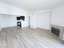 3318 N Decatur Blvd in Las Vegas, NV - Building Photo