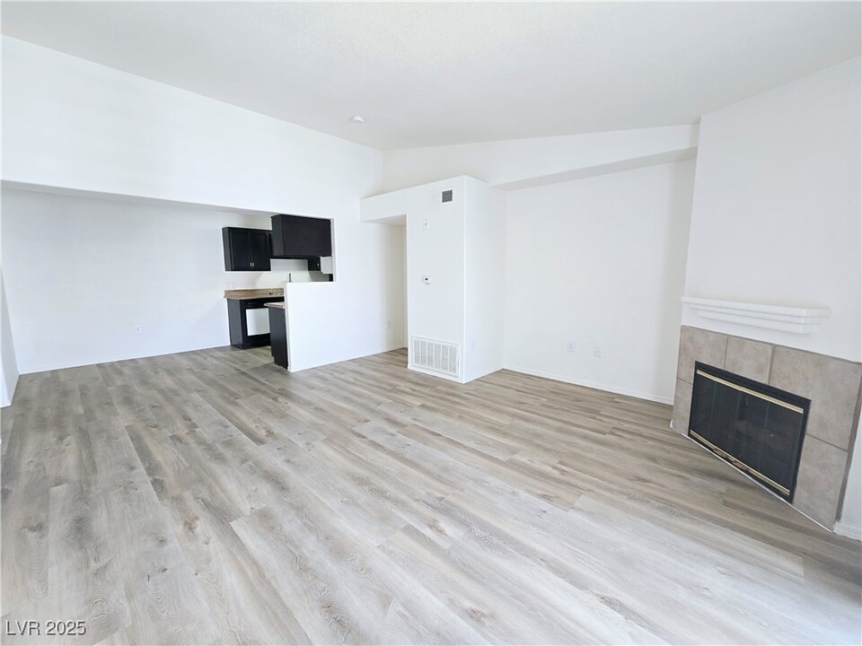 3318 N Decatur Blvd in Las Vegas, NV - Building Photo