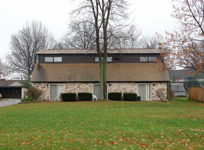 2017 Wolosyn Cir in Youngstown, OH - Building Photo - Building Photo