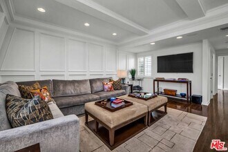 11745 Montana Ave in Los Angeles, CA - Building Photo - Building Photo
