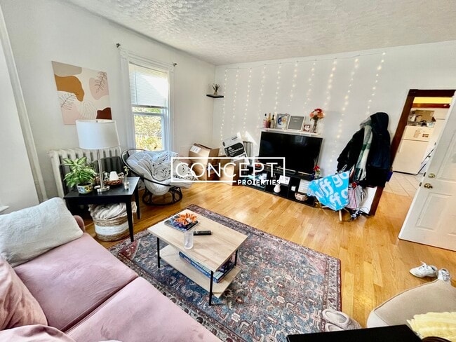 205 Hillside St, Unit 1 in Boston, MA - Building Photo - Building Photo