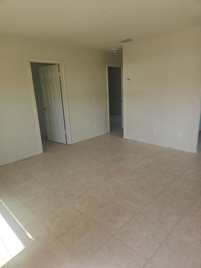 331 61st Ave E in Bradenton, FL - Building Photo - Building Photo