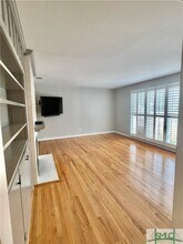 220 E 65th St in Savannah, GA - Building Photo - Building Photo