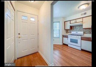 301 Hopkins Ct in Holland, PA - Building Photo - Building Photo