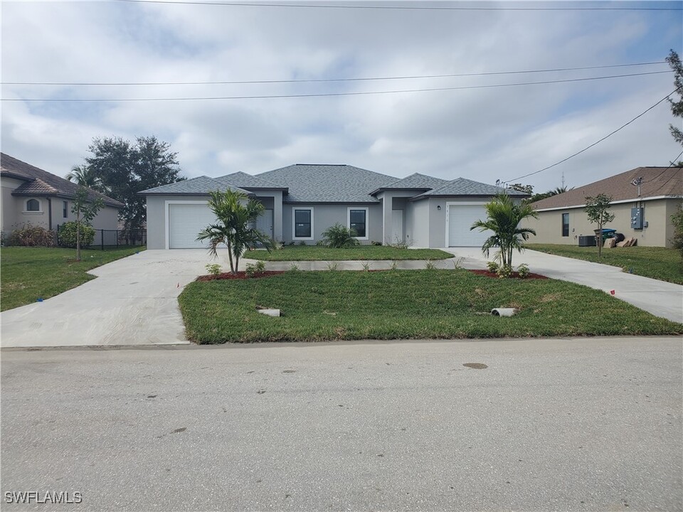 3416 SW 17th Ave in Cape Coral, FL - Building Photo