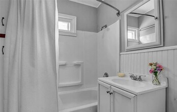 68 Sunset St in Buffalo, NY - Building Photo - Building Photo