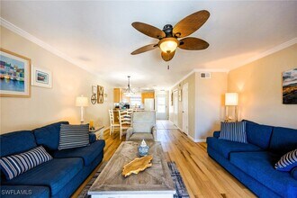 6777 Winkler Rd in Ft. Myers, FL - Building Photo - Building Photo