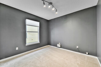 2462 Creekfront Dr in Green Cove Springs, FL - Building Photo - Building Photo