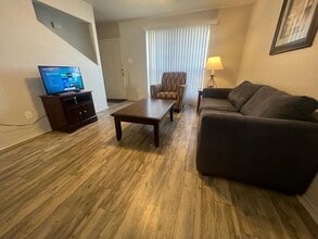 4406 Mattie Dr in Killeen, TX - Foto de edificio - Building Photo