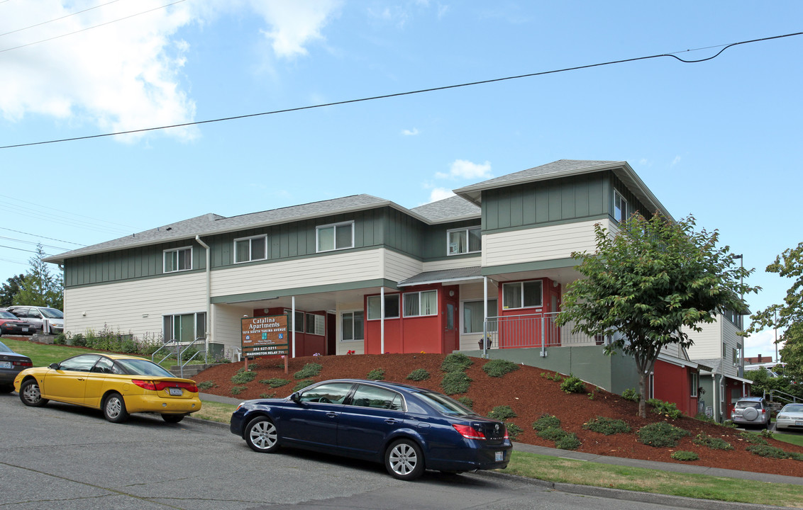 Catalina Apartments in Tacoma, WA - Foto de edificio