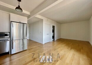 409 Eastern Pkwy in Brooklyn, NY - Building Photo - Building Photo