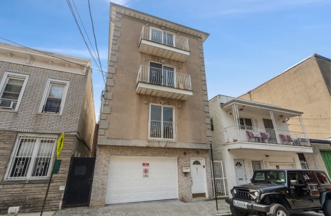 property at 531 Lincoln St